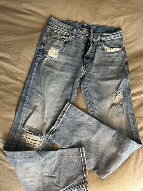 American Eagle Outfitters Light Blue Distressed Straight Jeans
